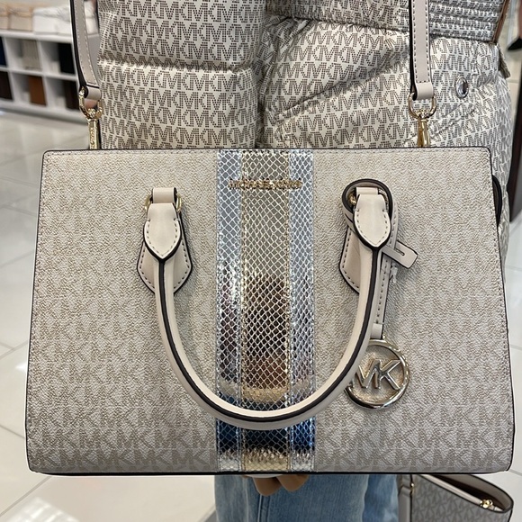 Michael Kors Sheila Medium Signature Logo and Metallic Satchel Crossbody CZ NWT - Picture 13 of 16